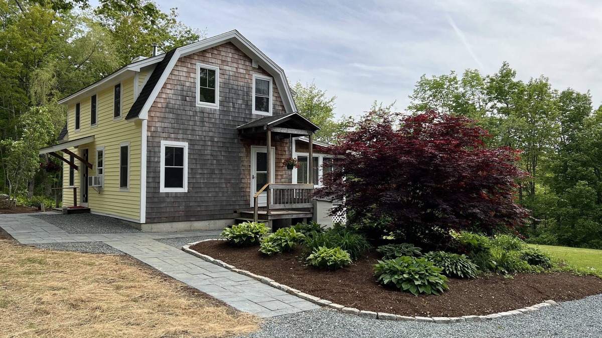 Castine Cottage | "The Honeymoon Cottage" - Just a short walk to the cove