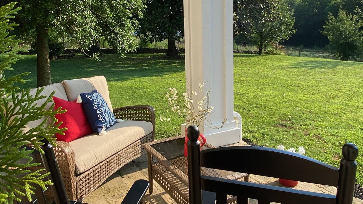 Fayetteville Bed & Breakfast | The Hopestead Bed & Breakfast