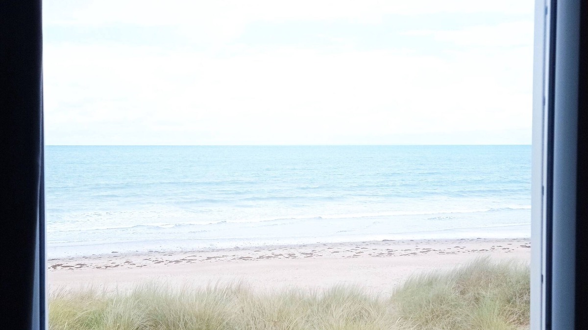 Creances House | - The horizon - in the dunes facing the sea, direct access to the beach