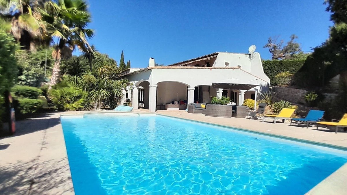 Trans-en-Provence Resort | The house by the river