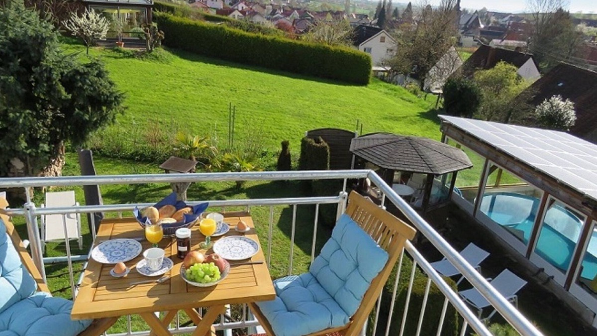 Pleisweiler Apartment | The house (Fewo Hortensie) with pool on the German Wine Route
