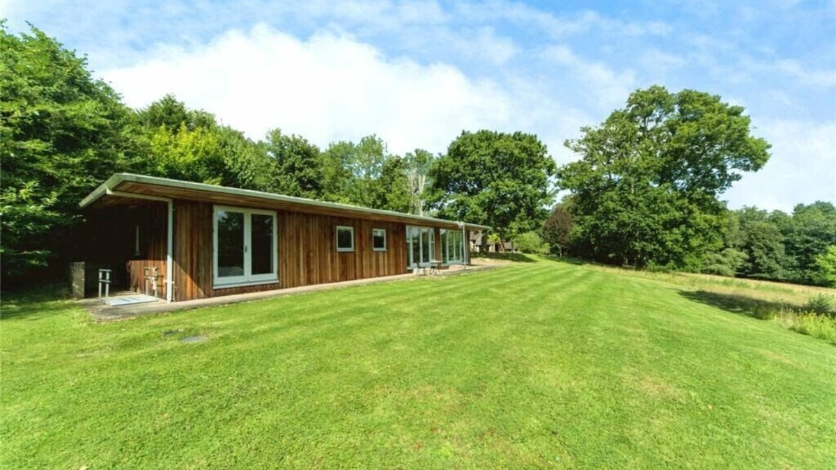 Piltdown House | The House In The Woods