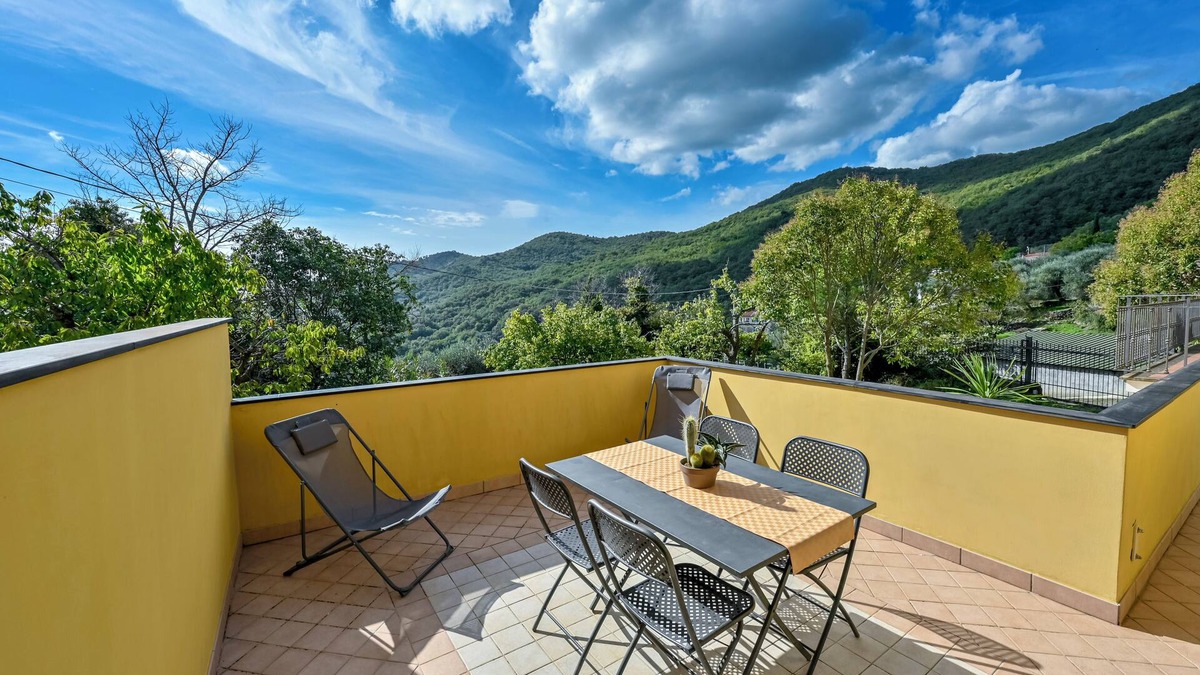 Diano Evigno House | The House of Amelia - Among the olive trees of the Riviera of Flowers