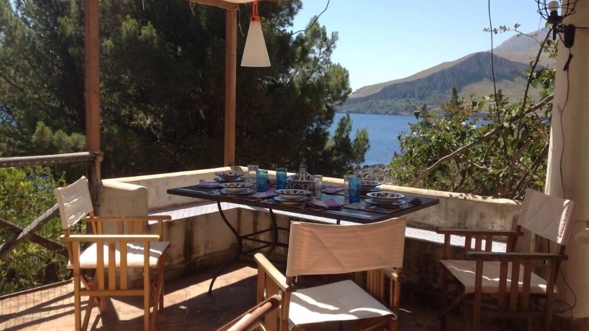 Zarbo di Mare House | The house of the Secco. A luxury retreat by the sea.
