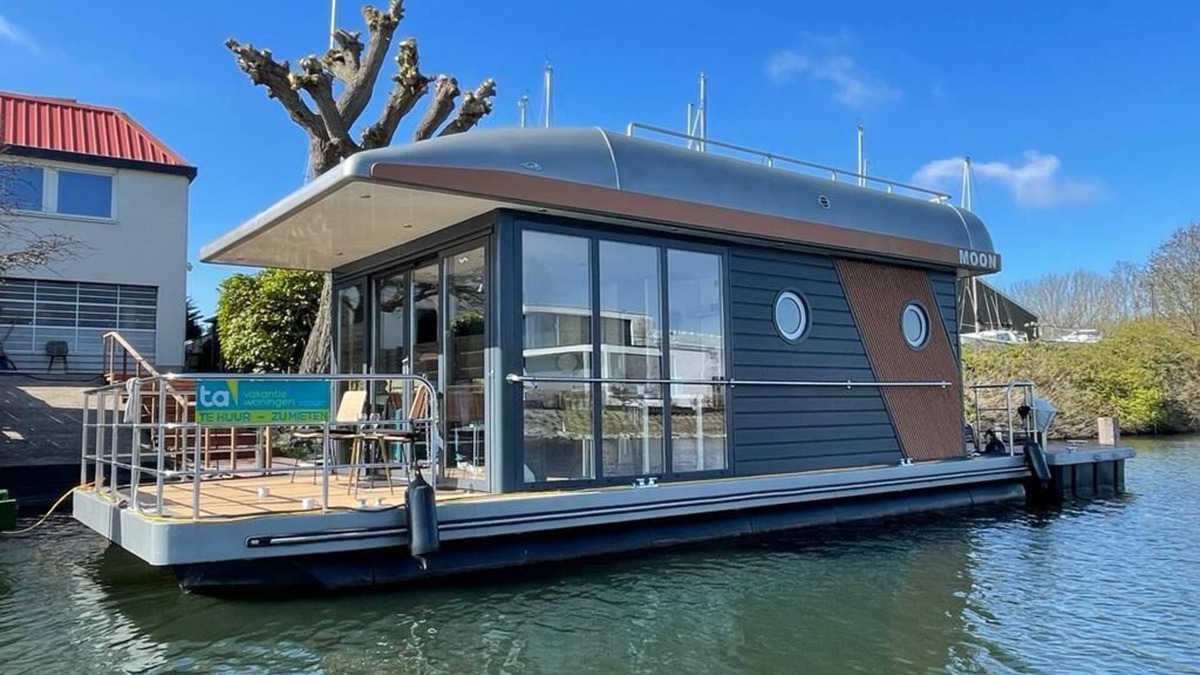 Kamperland Boat Rental | The Houseboat Kamperland