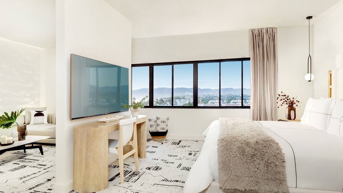 Wilshire Montana Hotel | The Huntley Hotel