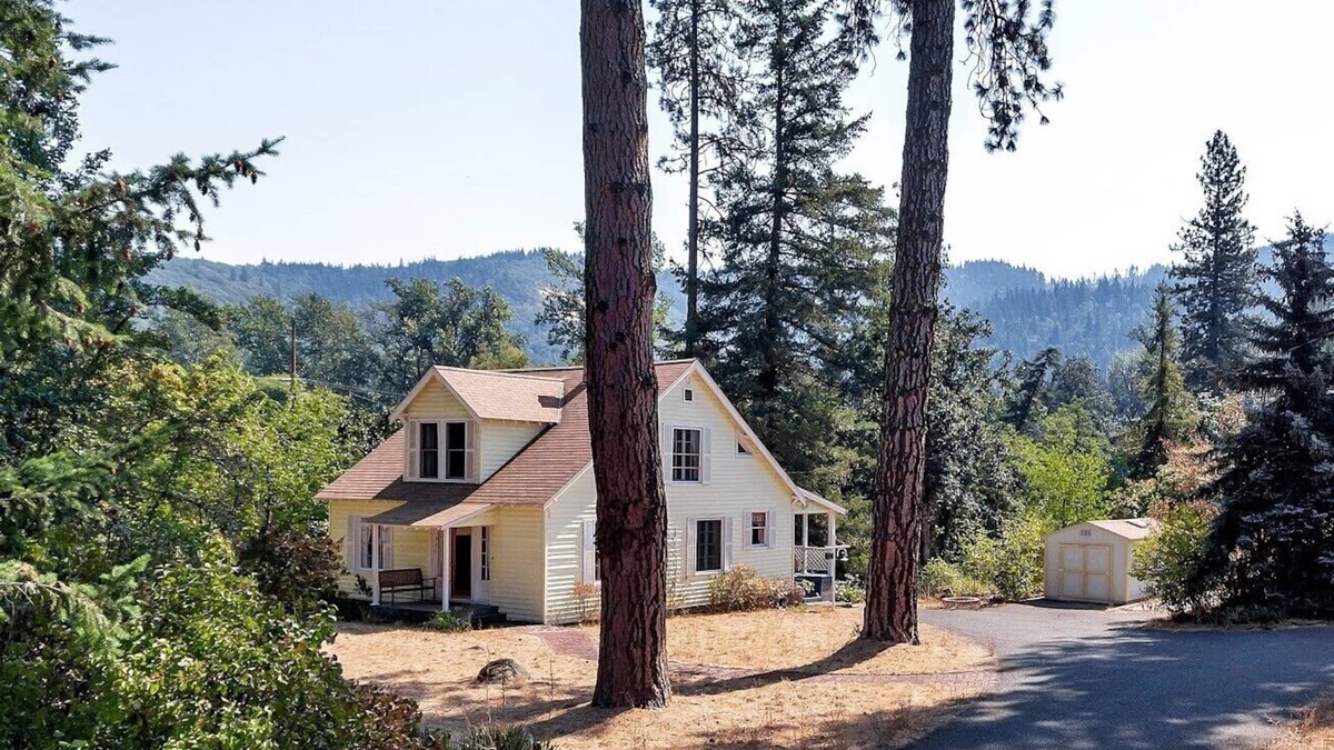 Husum House | The Husum House - Columbia Gorge - White Salmon River