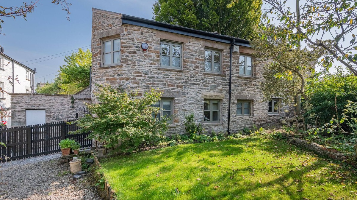 Kirkby Lonsdale House | The Hut Retreat Kirkby Lonsdale