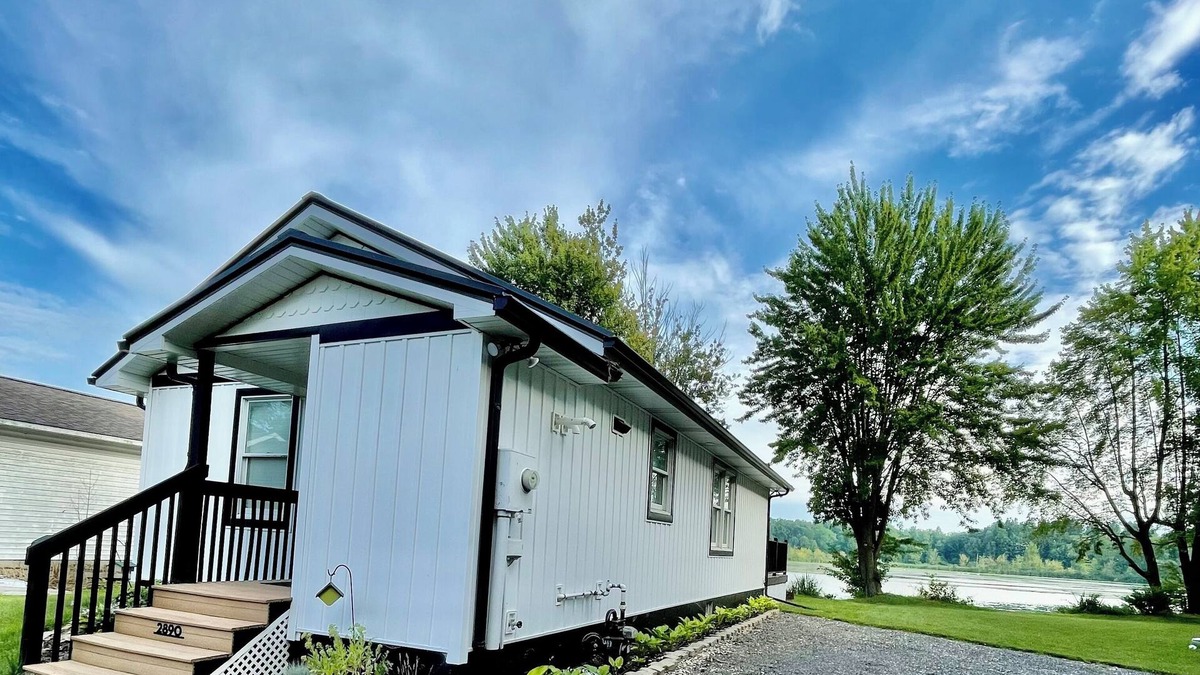 Shipshewana Cottage | The Ice House