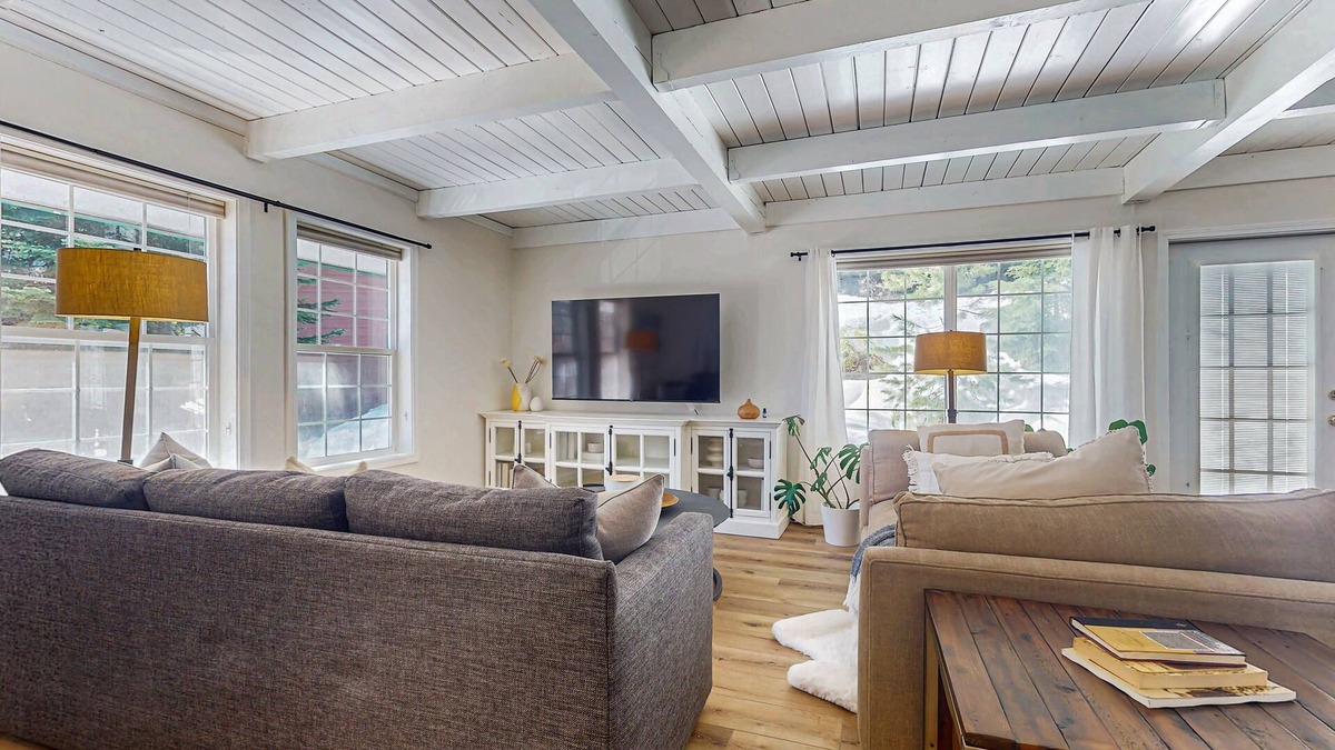 Snoqualmie Pass Cabin | The Iconic Chalet you’ve passed a hundred times. Now you can stay