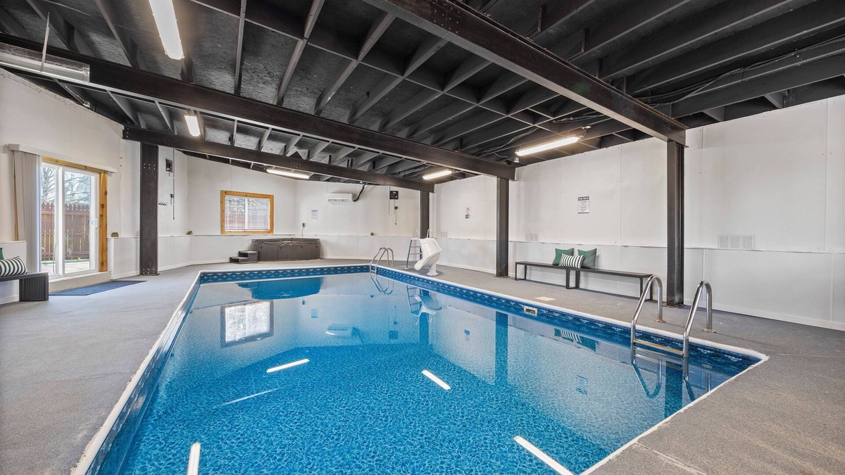 Milan House | The Indoor Oasis- Indoor Heated Pool Near Cedar Point & Sandusky