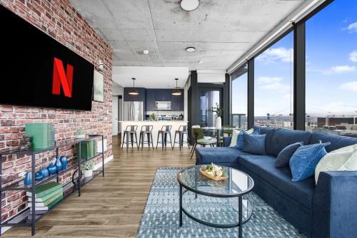West End Apartment | The Industrial Suite DownTown Nashville