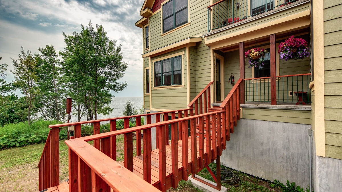 Croftville Condo | The Inn at Croftville Road Cottages #5. On the Shore of Lake Superior.