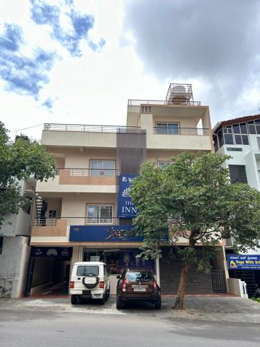 Gokulam Hotel | The INN