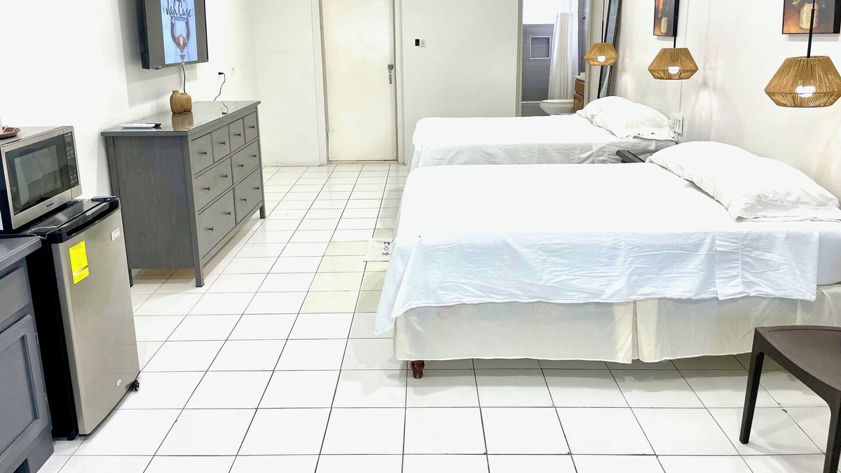 Montego Bay Hotel | The Irie Inn Room#3 AC, WiFi