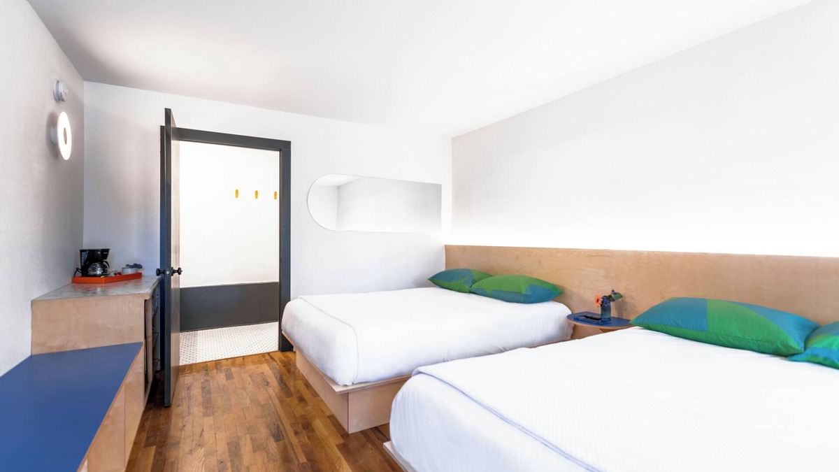 Berry Hill Hotel | The Iris Motel - Queen Room