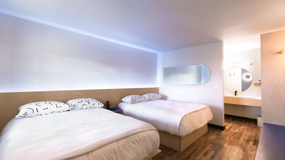 Berry Hill Hotel | The Iris Motel - Queen Room
