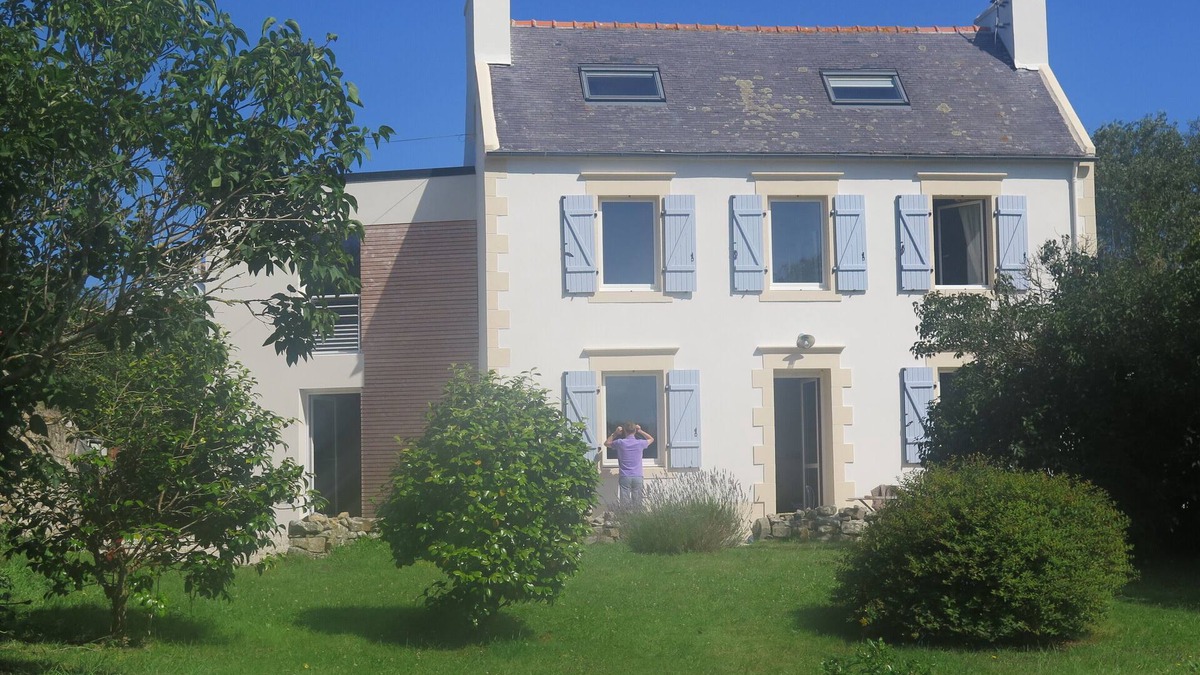 Plogoff House | The irresistible charm of a 1930s house near the sea
