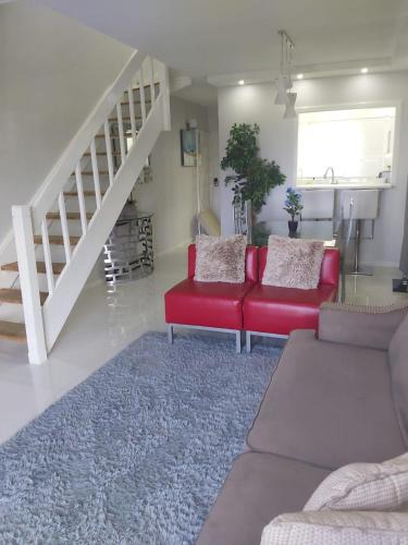 West Gate Hills Apartment | The Island Flat Villa - Near Airport & Beach