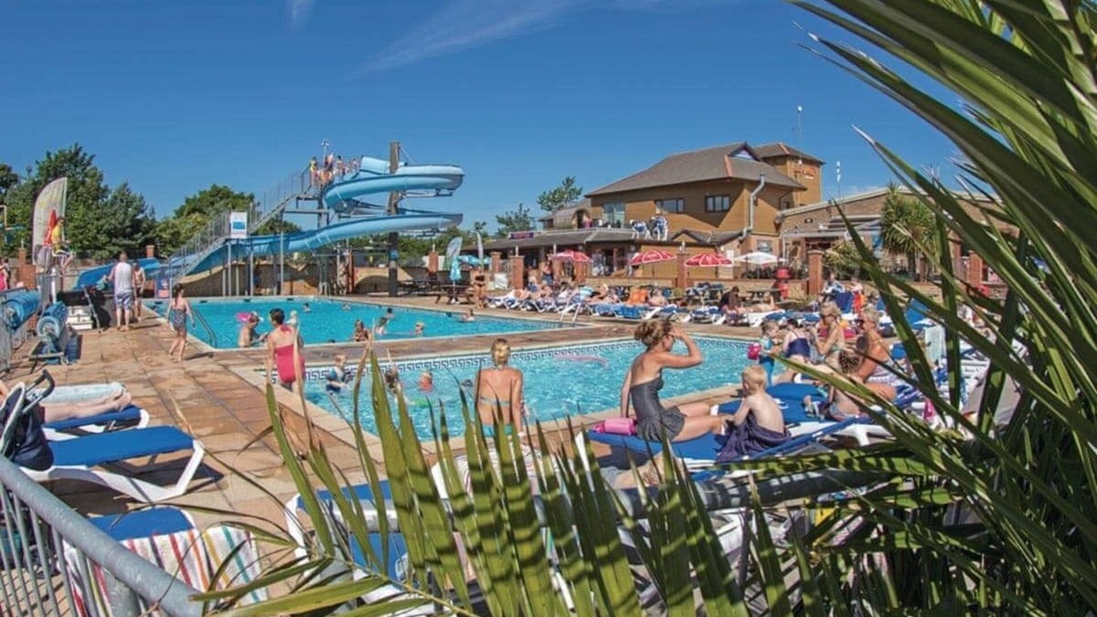 Dawlish Cabin | The Ivy Platinum is the ultimate mini lodge experience.