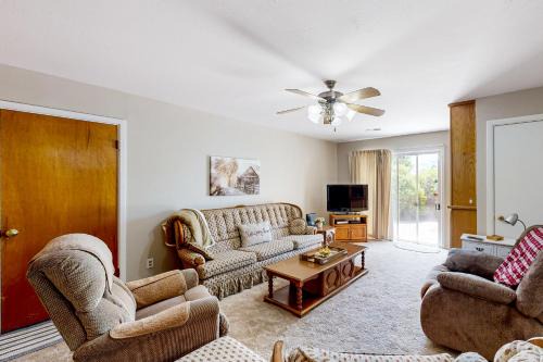 Farmington House | The Jacobs Family Home
