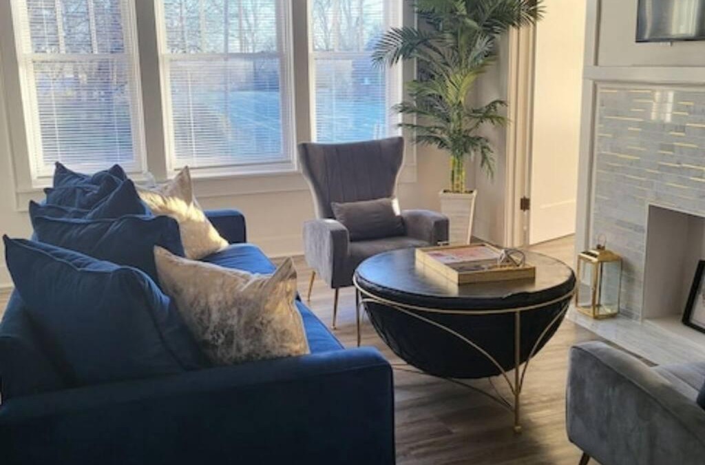 East of Broadway Apartment | The Jasmine On Main