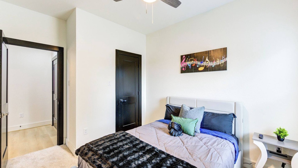 Southeast Houston House | The Jazzy Bungalow!