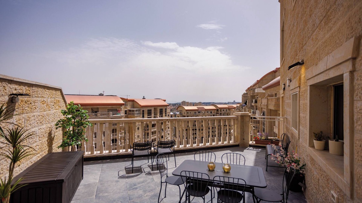 Kiryat HaLeom Apartment | The Jerusalem Queen
