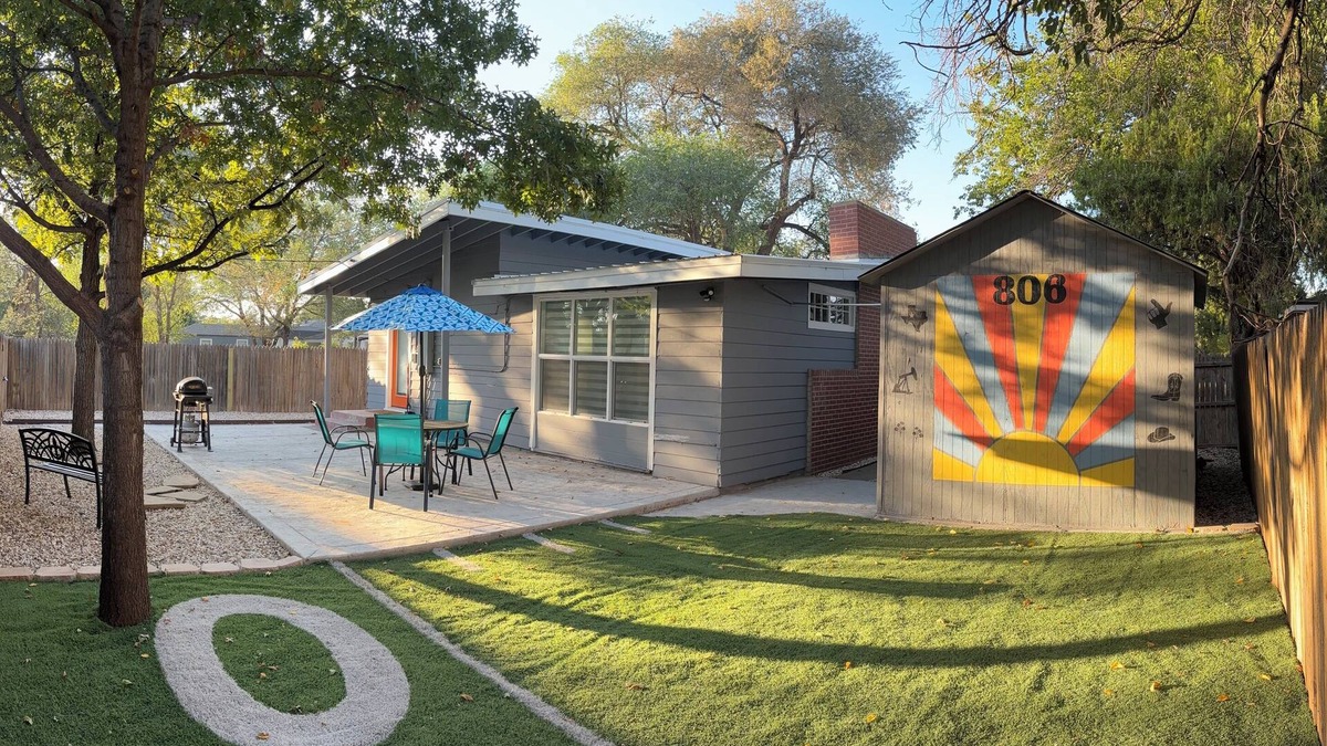 Lubbock House | The Jetson - Retro Mid-Mod Retreat Near TTU & Med District!