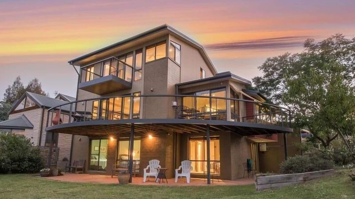 East Jindabyne House | The Jindabyne Lakehouse