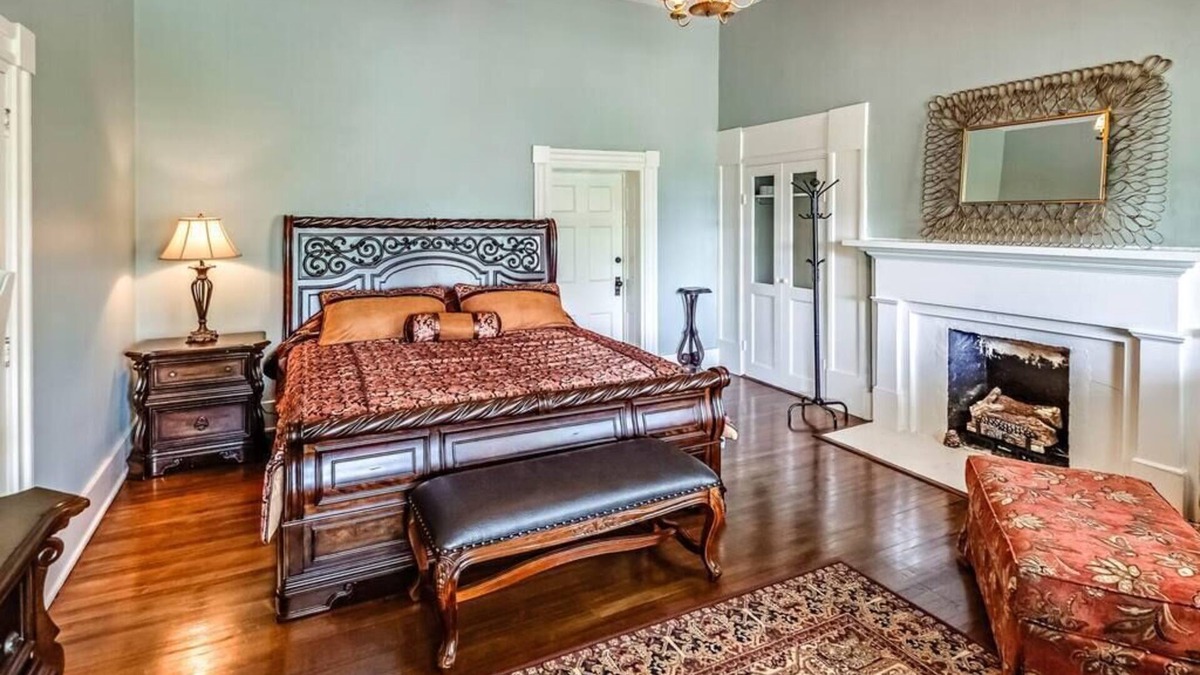 Tazewell House | The John Johnston Room