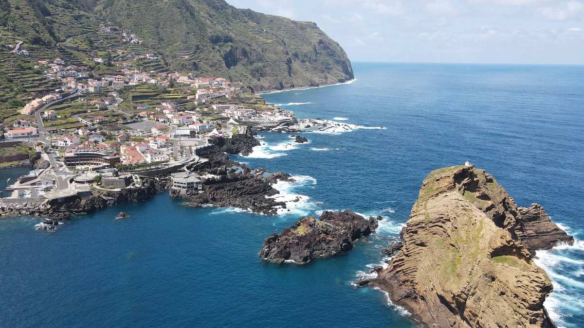 Porto Moniz Apartment | The Jolie Apartments
