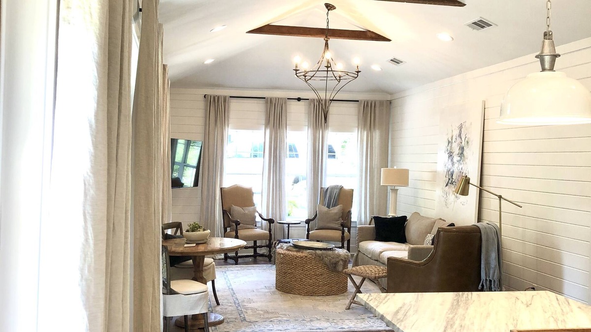 Oxford House | The Josephine House-South Lamar Historic District-Walk to Sq - 2 King Beds, 2 Ba