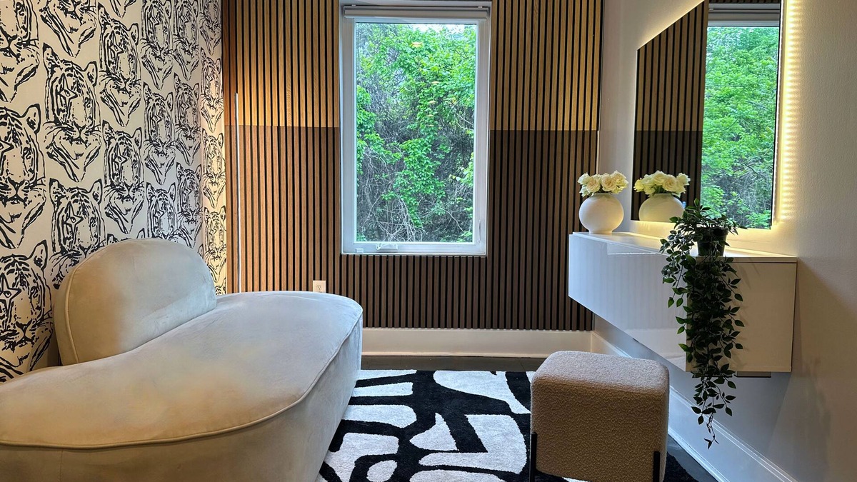 South Side Slopes Apartment | The Josephine Villa by Luxe PGH