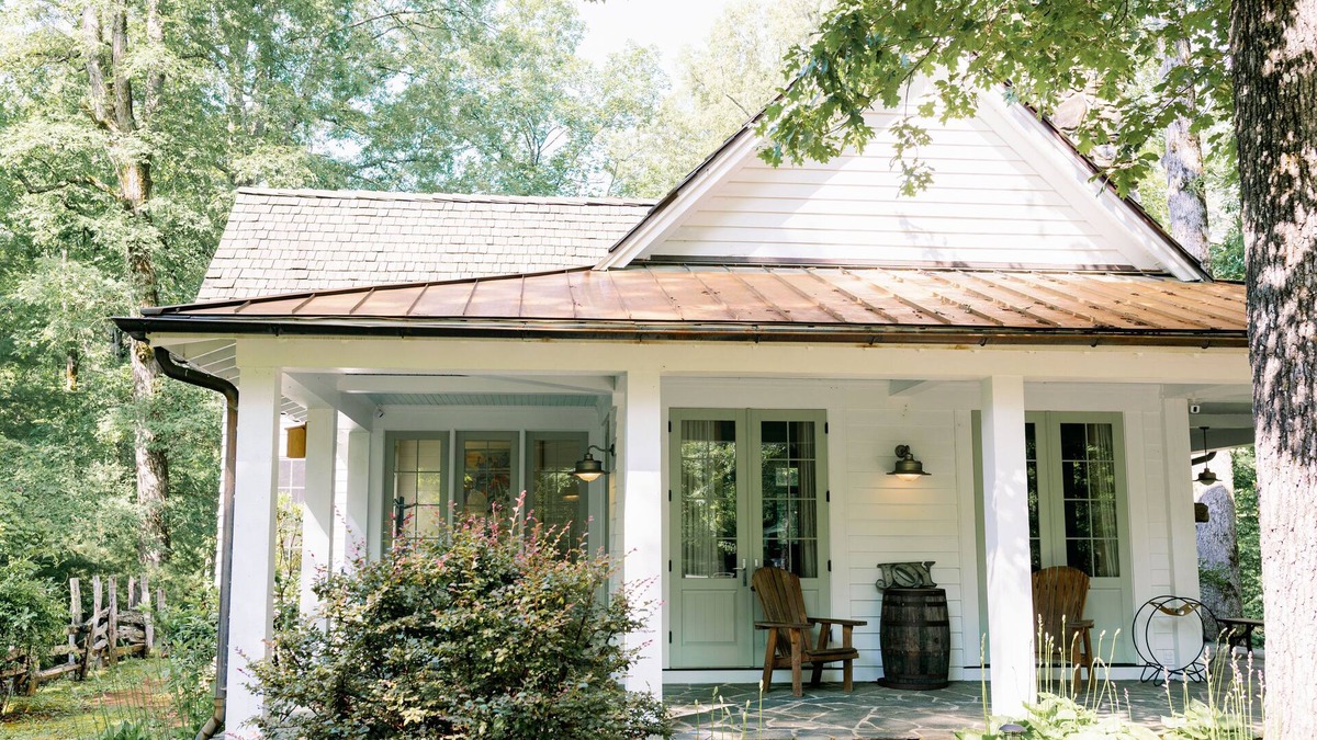 Clayton House | The JOY House- LUXE, Minutes to DWTN Clayton, Lake Burton & Club at Waterfall!