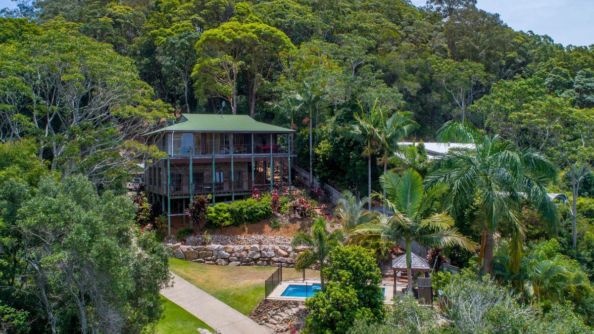 Doonan Villa | The Junglehouse Noosa Luxury Accommodation-spectacular views,15 mins to Hastings