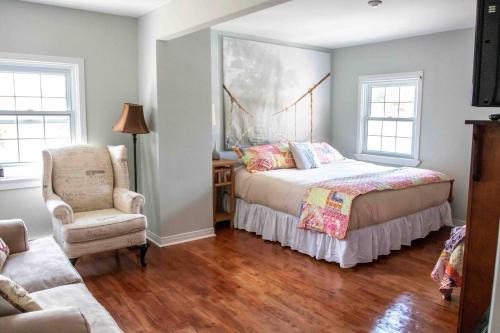 Bracebridge Apartment | The Jypsy Inn - Journey Apartment Muskoka