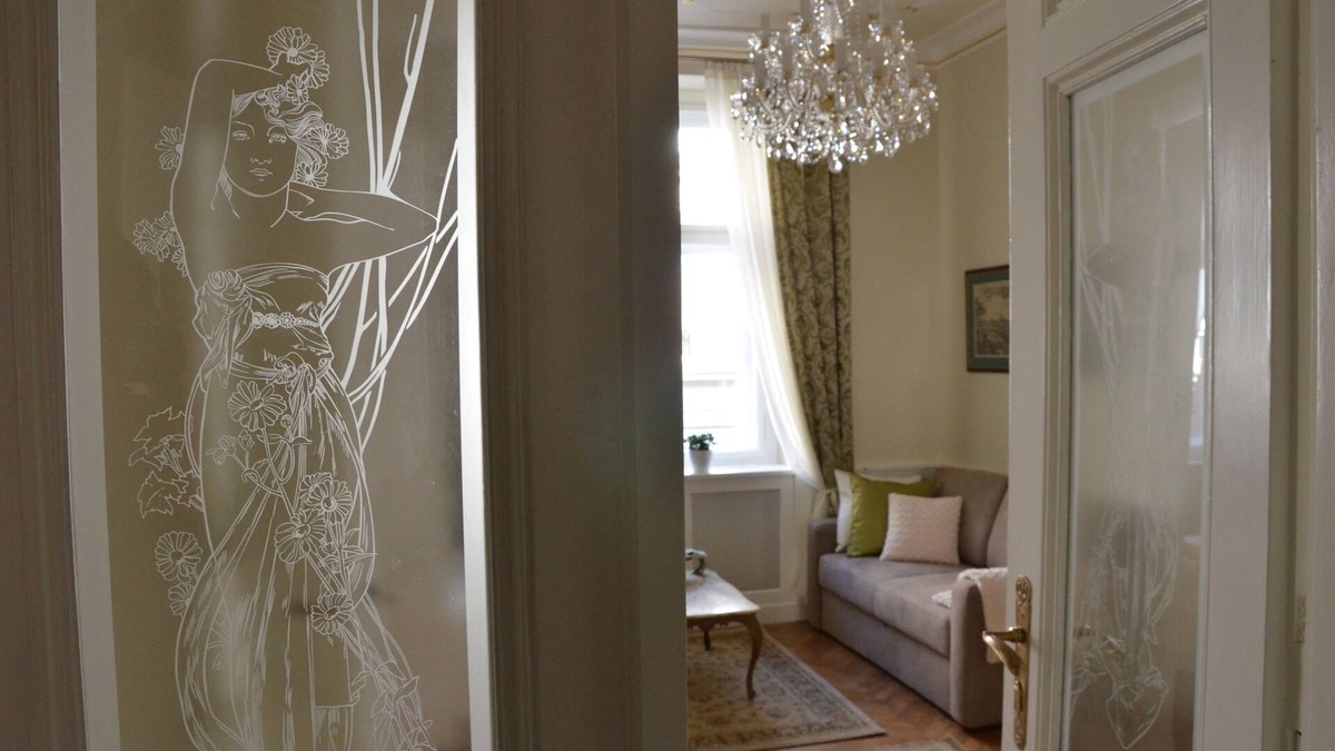 Prague 1 Apartment | The Karoline: Old World Charm In A 2 Bedroom 2 Bath Beauty By The Charles Bridge