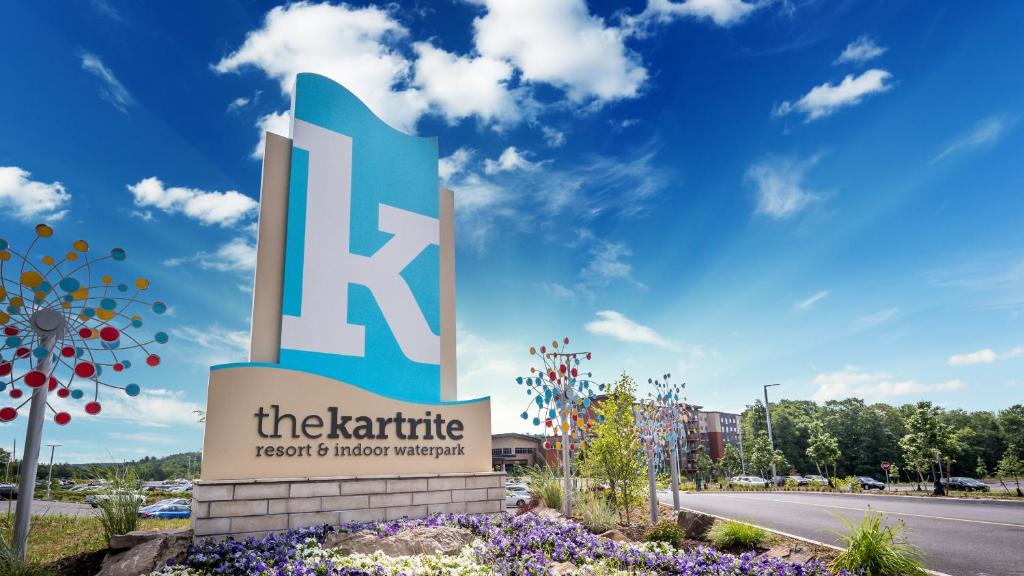 Monticello Hotel | The Kartrite Resort and Indoor Waterpark