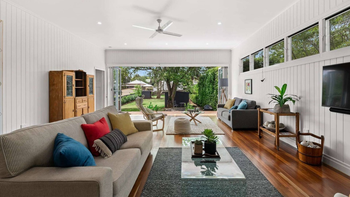 East Toowoomba House | The Keeper's House - 3 bedroom - space, style, peace & quiet