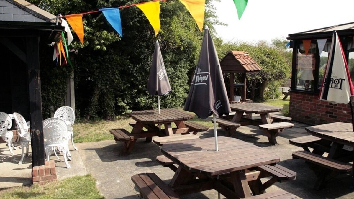 Dunmow Hotel | The Kicking Dickey