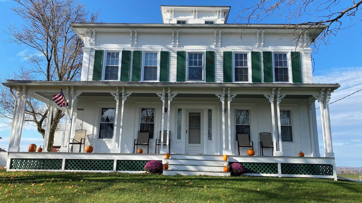 Geneva House | The "Kimestead" - Finger Lakes & Wine Trail Estate!