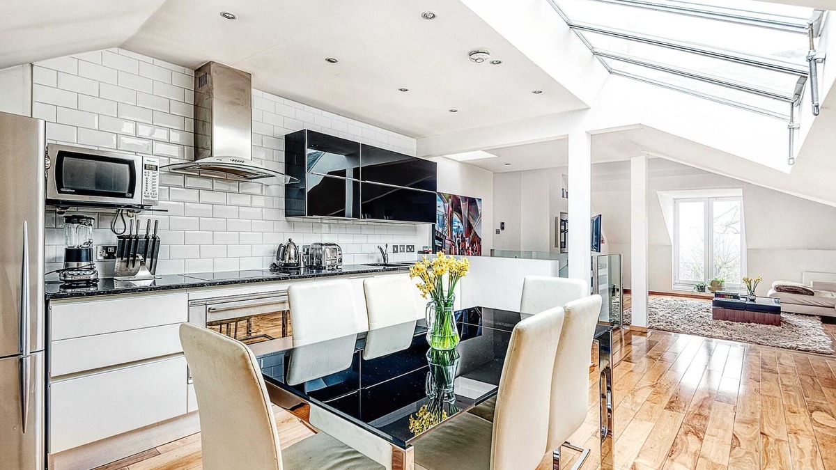 Frognal and Fitzjohns Apartment | The King of Spades - Out of Office Lifestyle