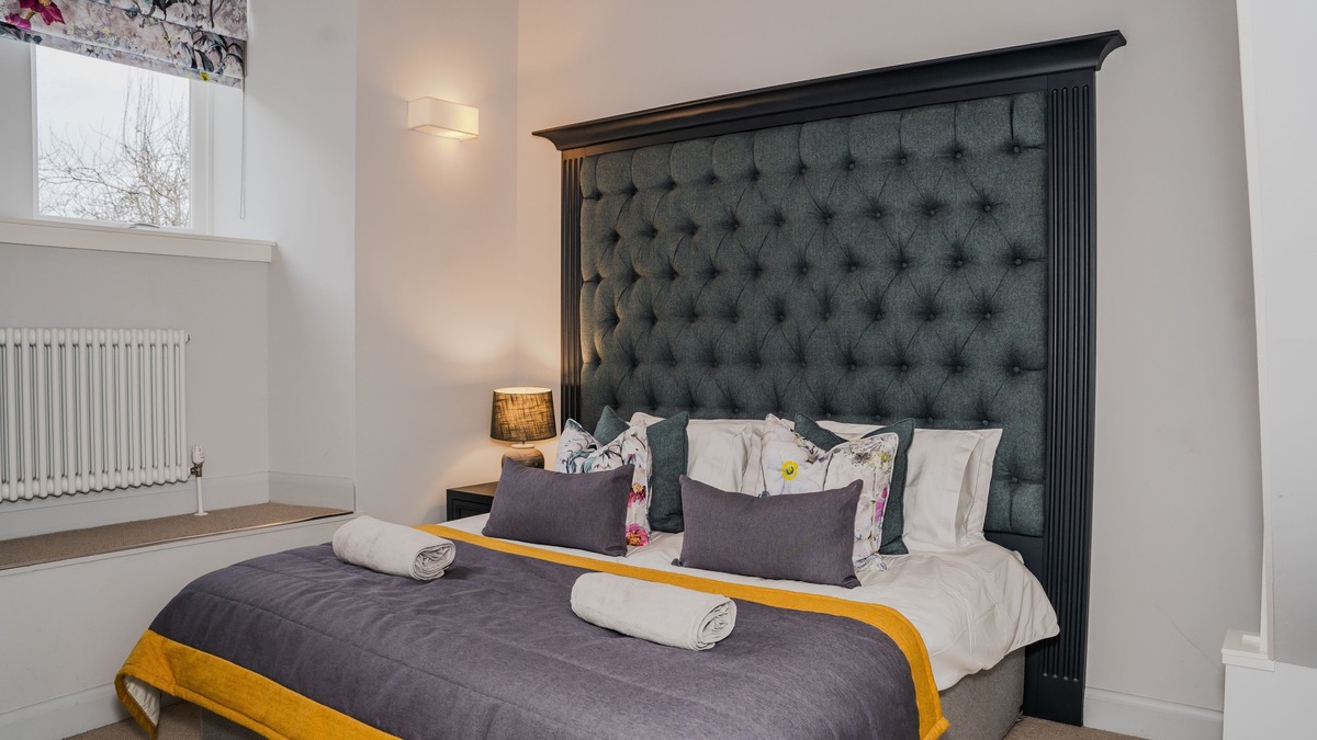 Kinross Cottage | The Kinross Residence - a beautiful apartment in Kinross sleeping six guests