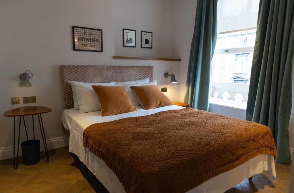 Notting Hill Hotel | THE KNIGHT OF NOTTINGHILL