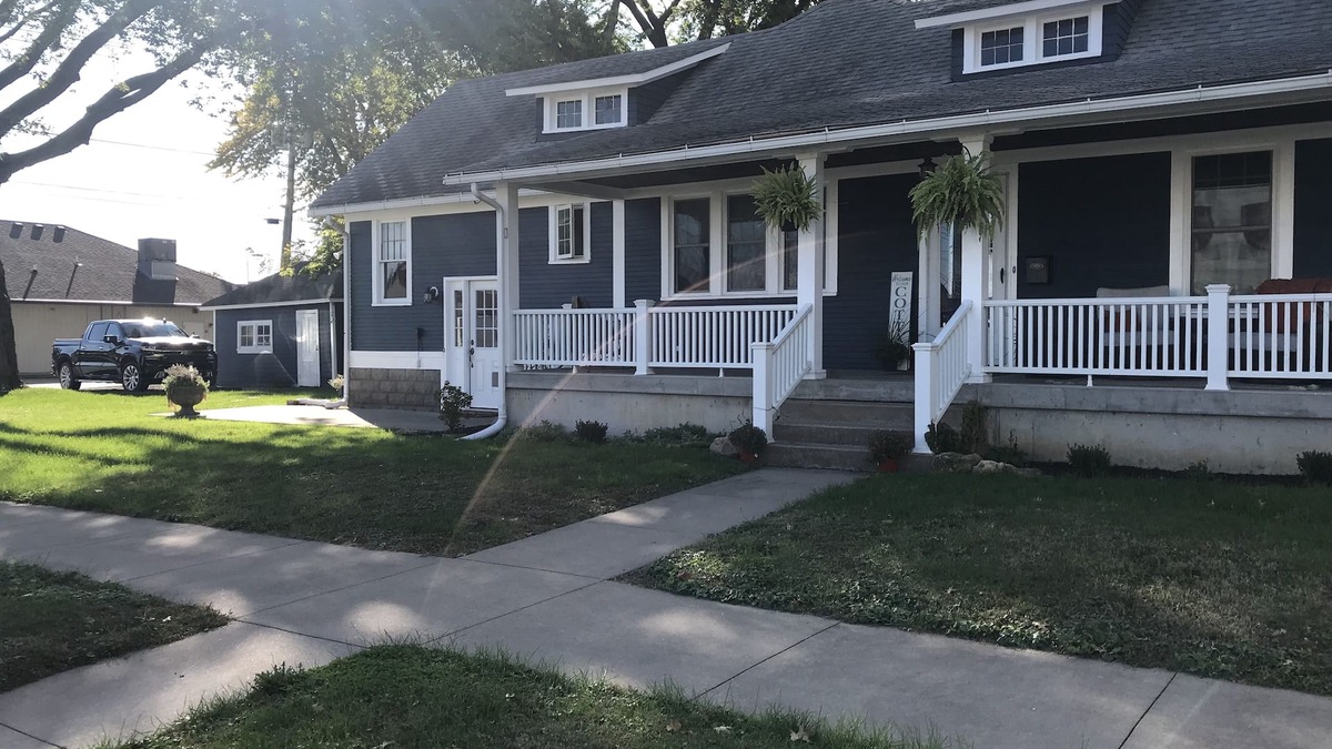 Clinton House | The Kruse Cottage