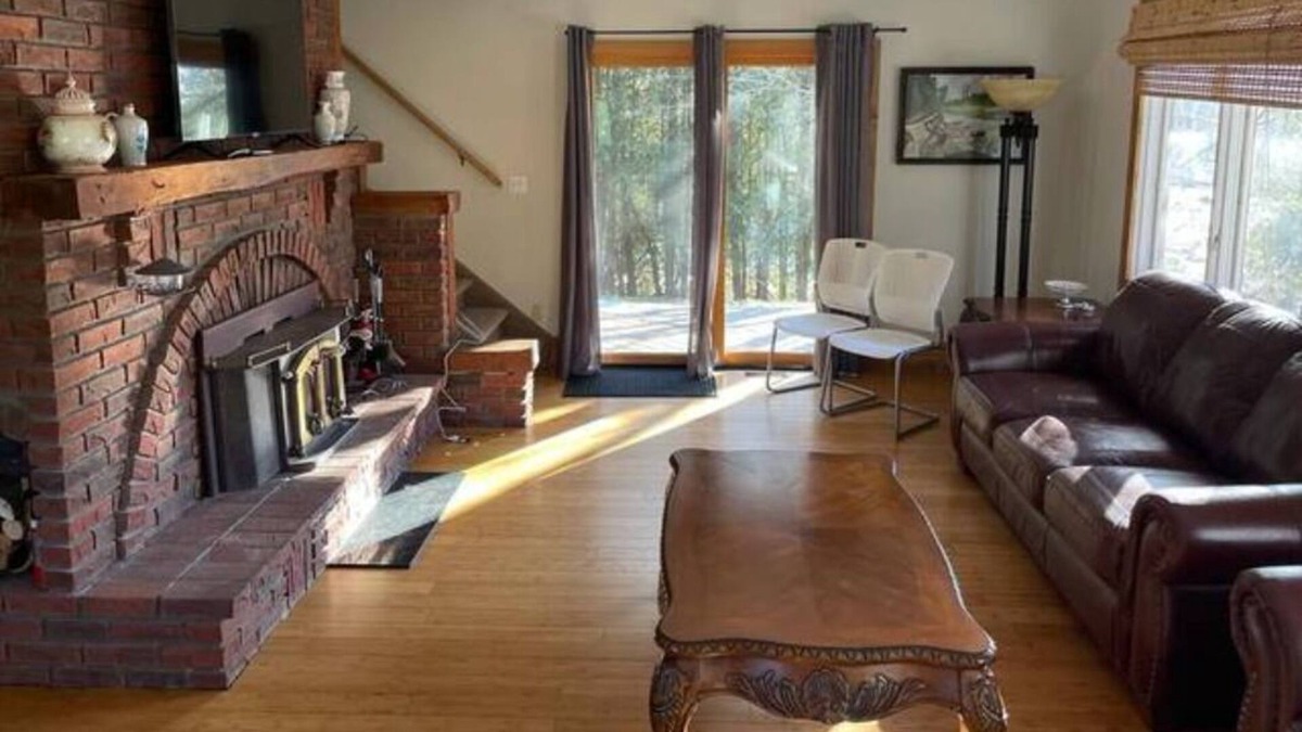 Meaford Ski Chalet | The Kutir - Entire Cottage in Meaford - Four Season Chalet - Great Place