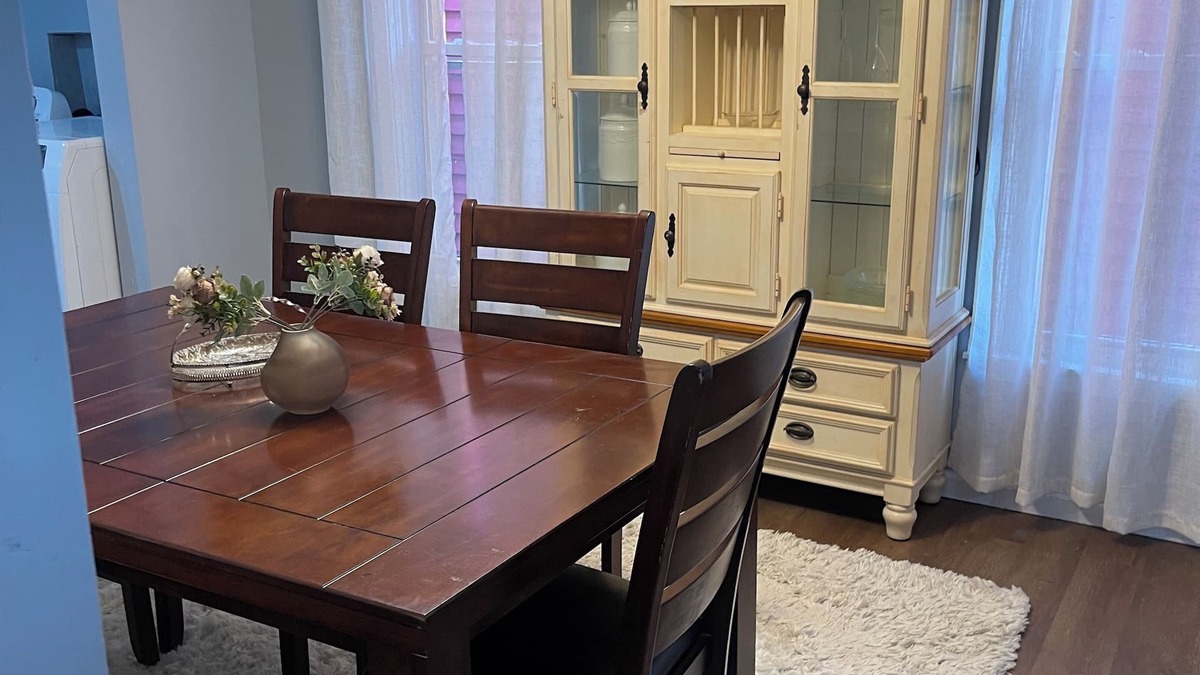 Downtown Buffalo House | The L's Luxury 4 -Spacious 4-bedroom house with AC, fitness room in WEST Buffalo