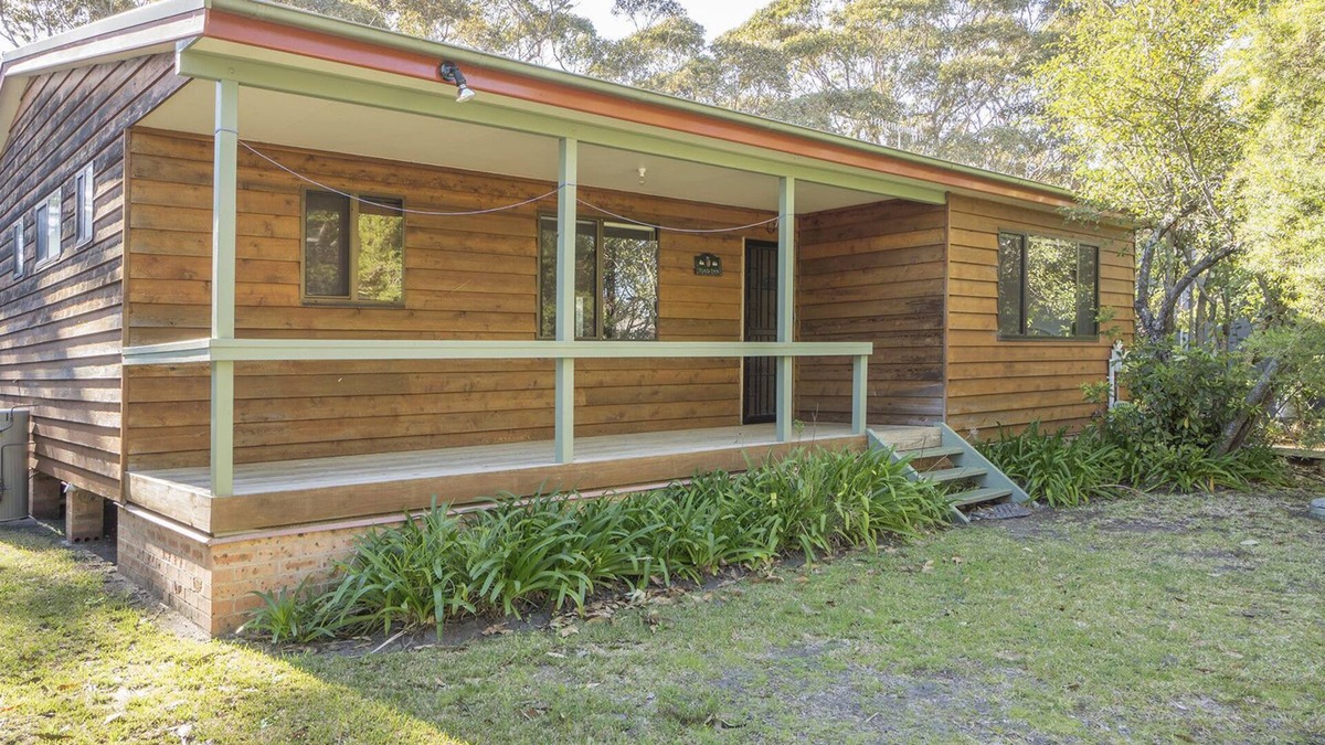 Lake Tabourie House | The Lake Cabin Summar