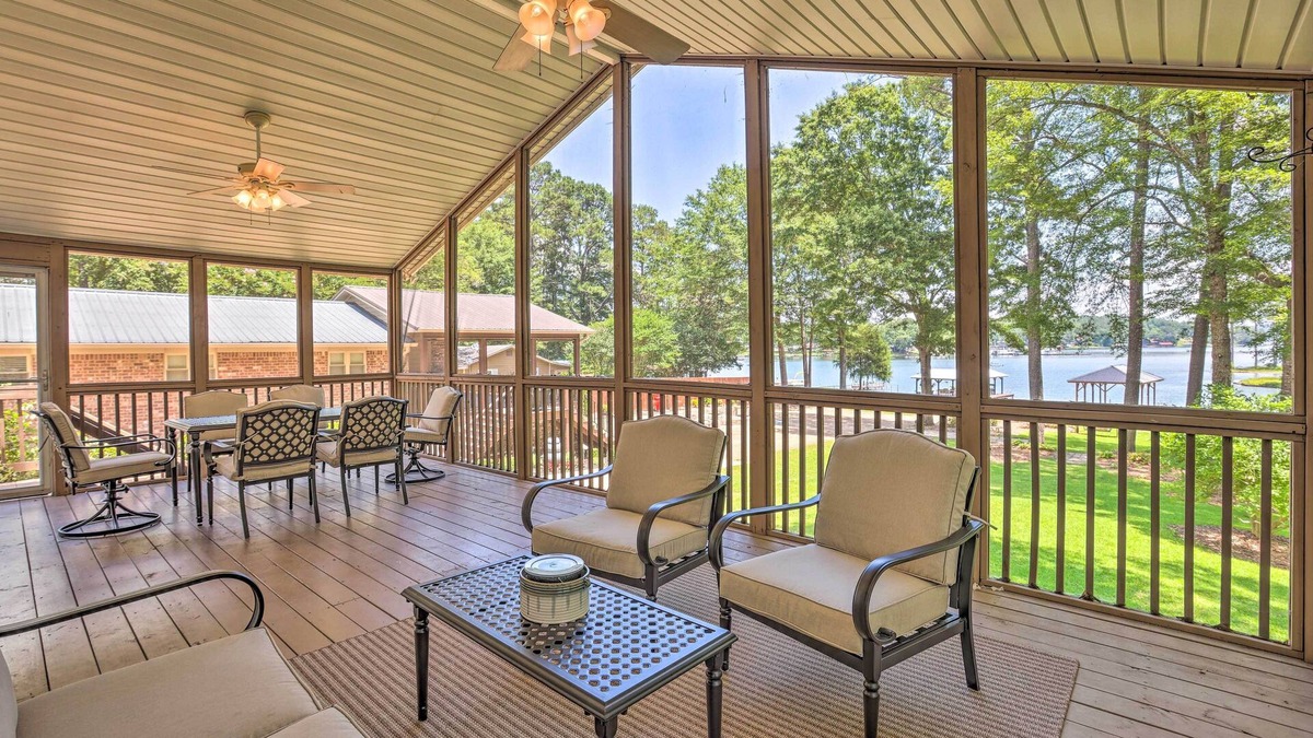Vincent House | ‘The Lake Escape’: Boat Dock, Fire Pit, Kayak!